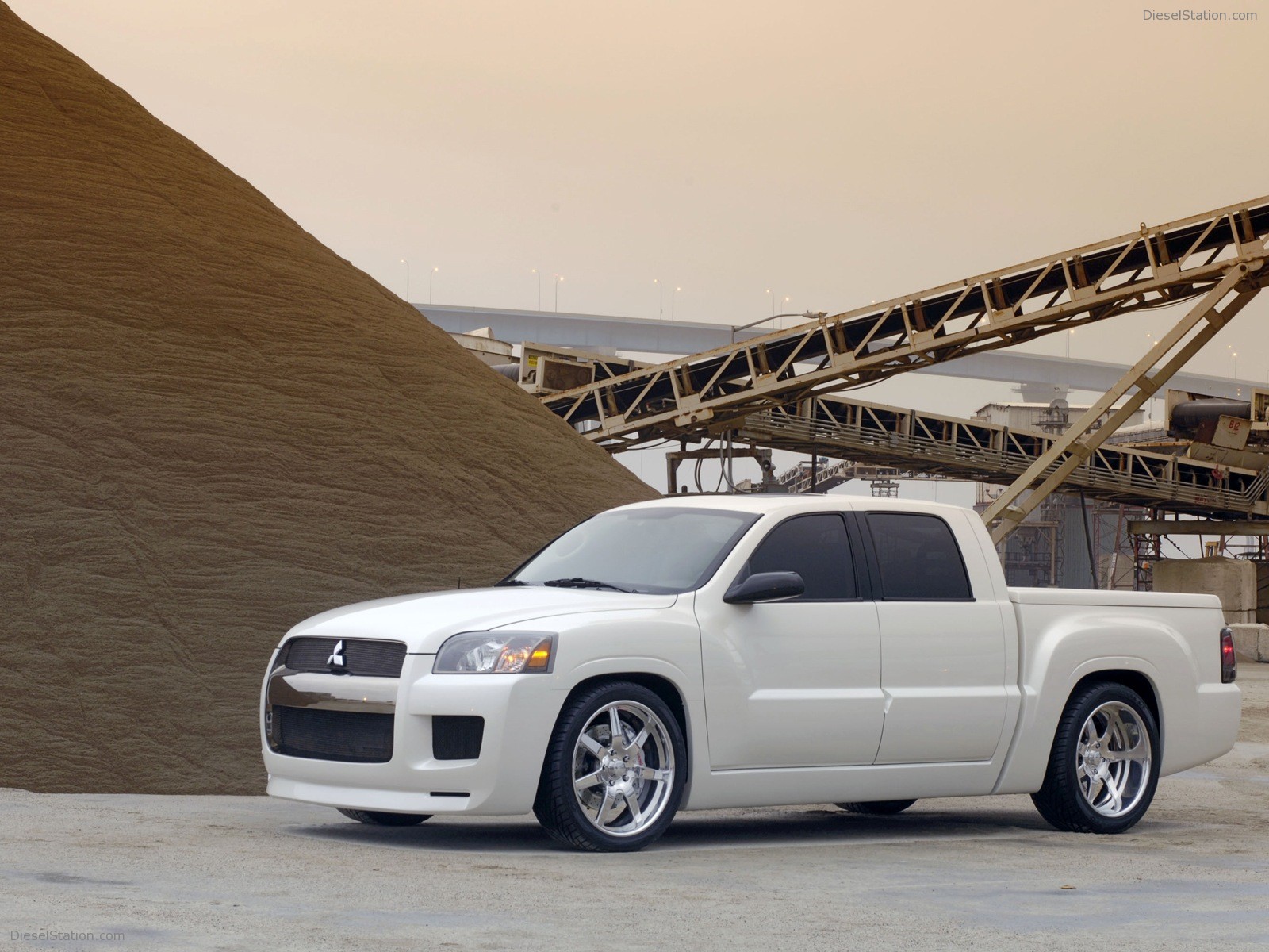Mitsubishi Street Raider Concept
